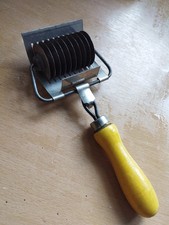 Vintage Lattice Pastry Cutter