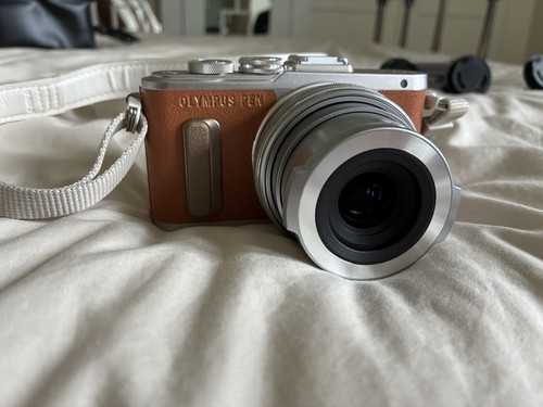 Olympus pen pl8 - pen, barely