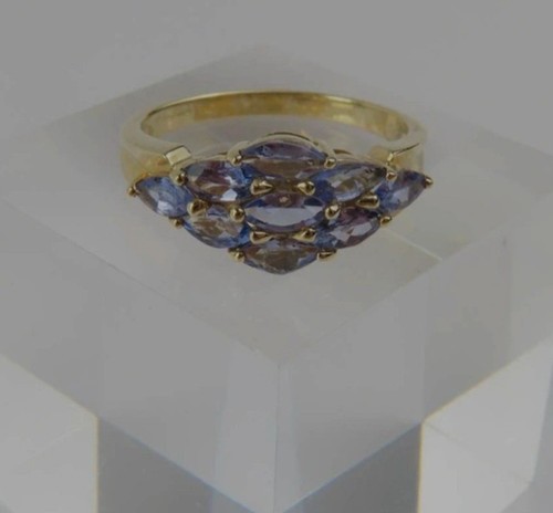 9ct gold tanzanite set - , ring