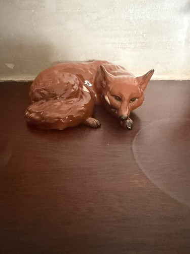 Beswick curled fox - beswick,