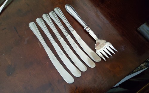 Vintage butter knifes and - x,