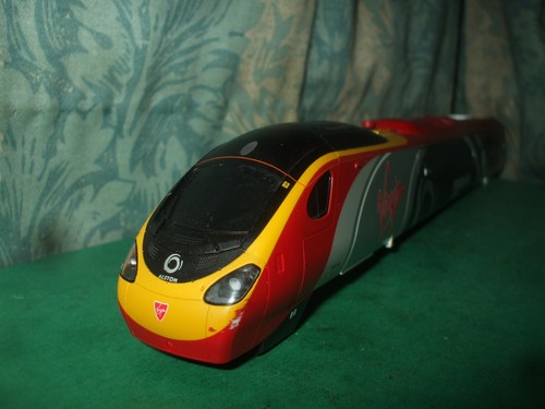 Hornby virgin pendolino - hornby,
