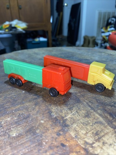 Vintage pez dispenser semi - 2,