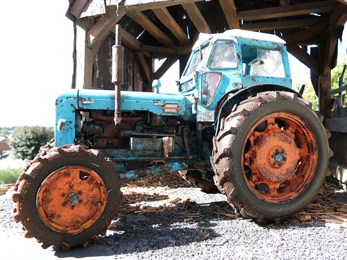 Universal hobbies fordson - hobbies,