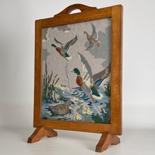 Antique 20th Century Decorative Tapestry Fire Screen In Oak ( REF AF-4384 )