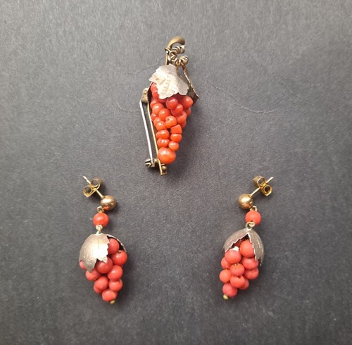 Antique vintage natural coral - natural,
