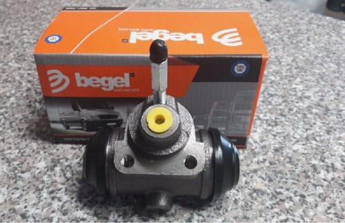 Rear wheel brake cylinder - rear,