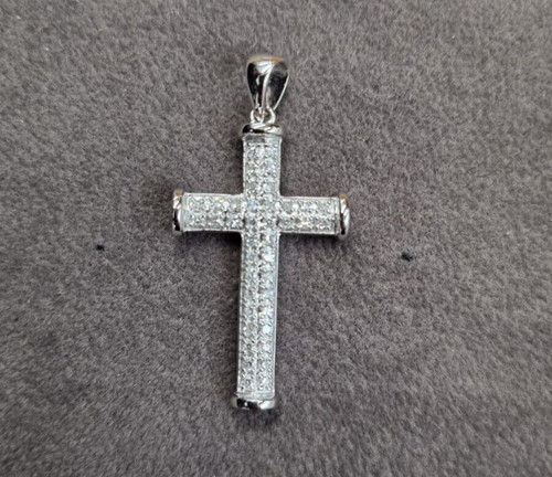 9ct cross pendant diamond - diamond,
