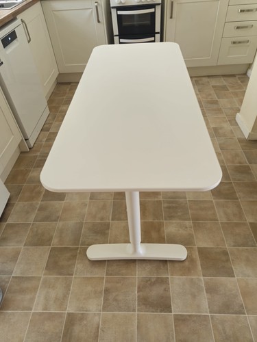 Ikea bekant desk 140cms 60cm - ikea,