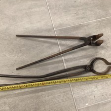 Blacksmiths Tongs .Wide Flat , For Handling Round Material