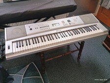 Yamaha DGX-230  Electronic