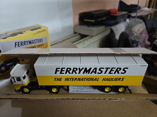 Corgi 21301 aec lorry - aec,