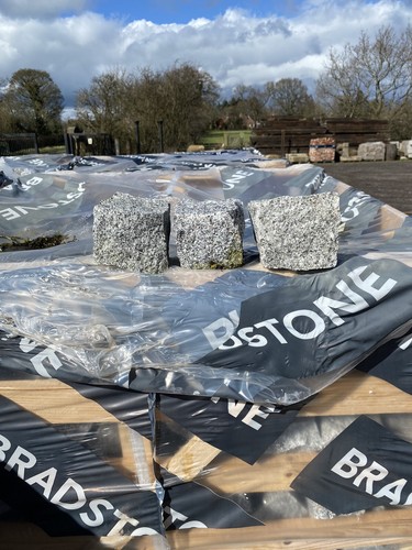 Granite setts 100 x - granite,