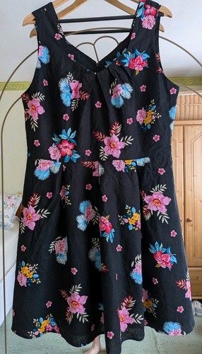 Black and floral dress size - and,