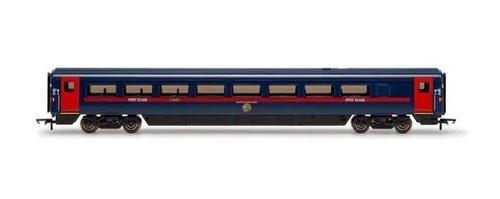 Hornby gauge coaches new - oo,