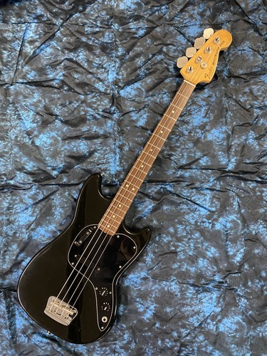 Fender musicmaster bass used - fender,