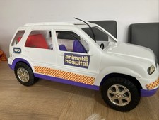 1999 VIVID SINDY doll "ANIMAL HOSPITAL RESCUE AMBULANCE