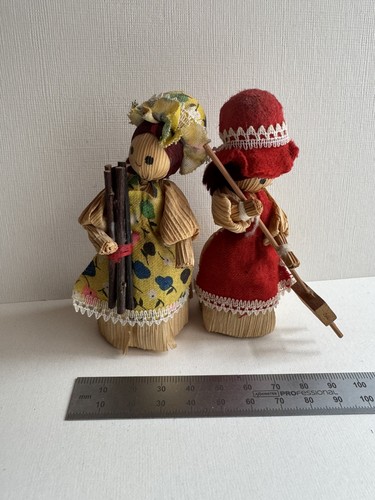 Vintage corn husk dolls - ,, pair