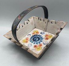 Scandinavian Vintage small Folk Art basket / tray - Great display item !