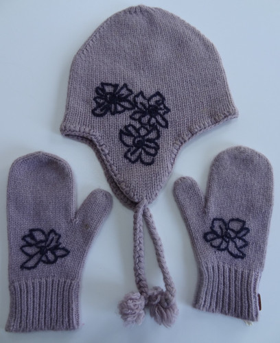 Fatface winter hat and gloves