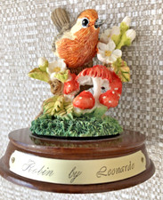 Leonardo Collection - Bird Ornament -  Robin - Excellent Condition