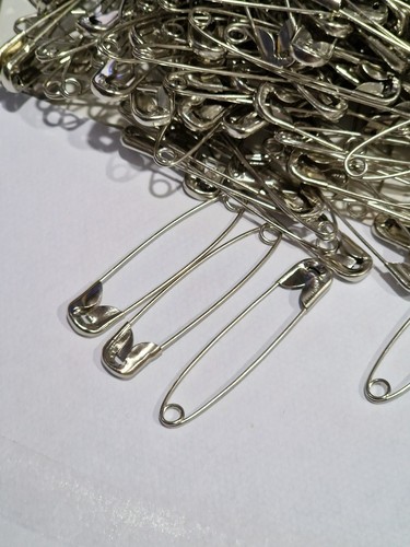 Large safety pins 3cm - pins, art