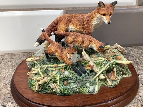 Border fine arts foxes - border,