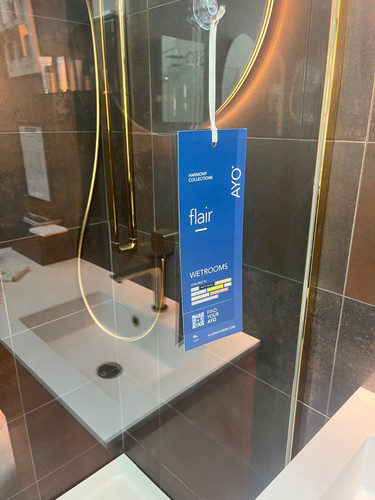 Flair ayo shower screen with - screen,