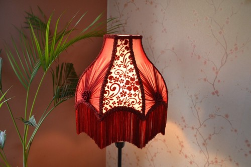 Lampshade scallop red velvet