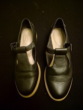 Clarks Women's Size 6 T-Bar