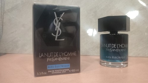 Nuit homme bleu - nuit, de