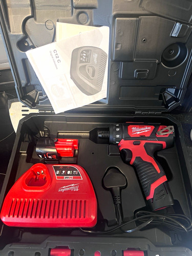 Milwaukee m12 12v drill set - 12v,