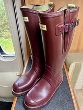 Hunter Balmoral Commando UK Size 8 Vibram Sole Wellingtons Tall Rouge. Excellent