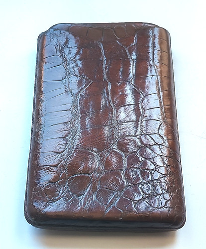 Antique crocodile leather - antique,