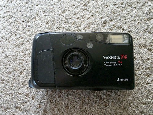 Yashica 35mm film camera - film,