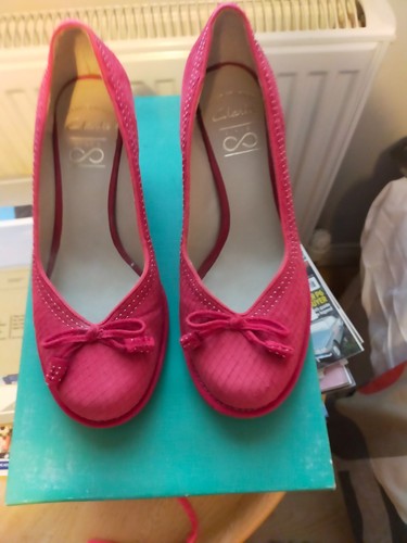Women red suede court shoes - suede,