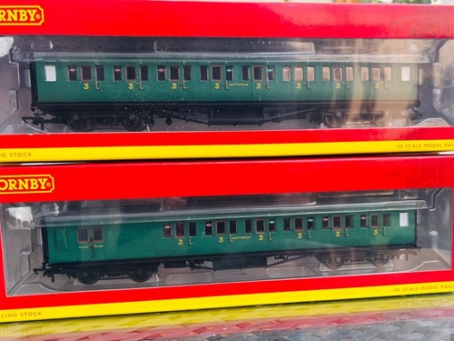 Hornby r4735 rake 2 - of, sr