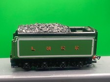 HORNBY OO LNER LINED GREEN