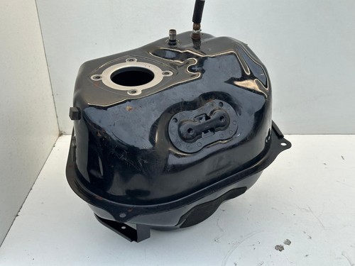 Yamaha mt125 petrol tank - , 21