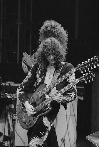 Jimmy page playing gibson - a,