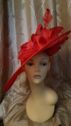 Large red fascinator hat - large,