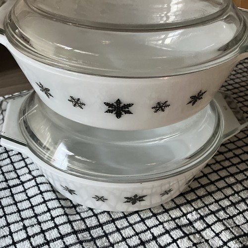 Pair pyrex snowflake - pair, of