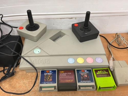 Atari system vintage - xe,