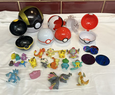 POKEMON FIGURE & POKE BALL