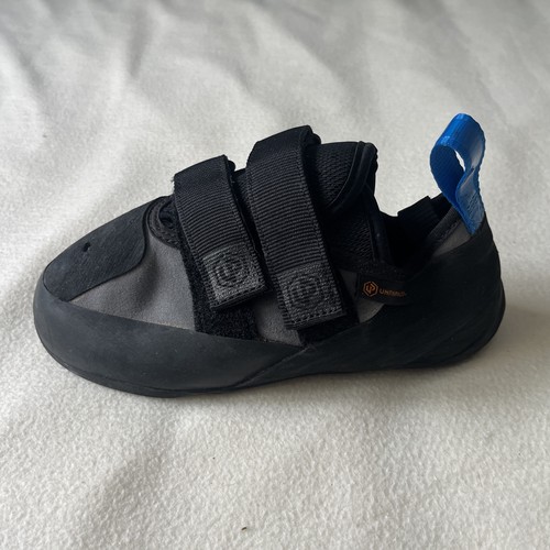 Unparallel left shoe only - shoe, uk