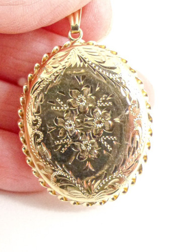 9ct gold locket - locket, oval