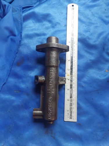 Lockheed brake master - master, cylinder