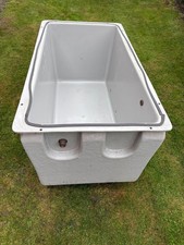 Glassfibre water tank, 450 litre/100 gallon, complete with lid.