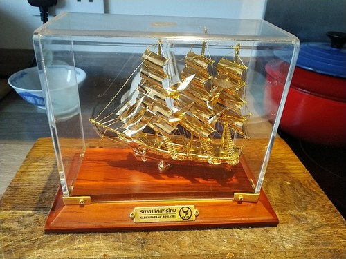 Gold galleon vintage model - gold,