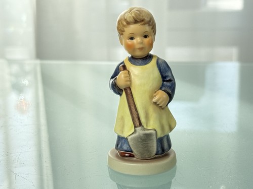 Hummel figurine 727 - ,, "still